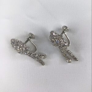 Vintage Dangling Rhinestone Screw On Earrings.